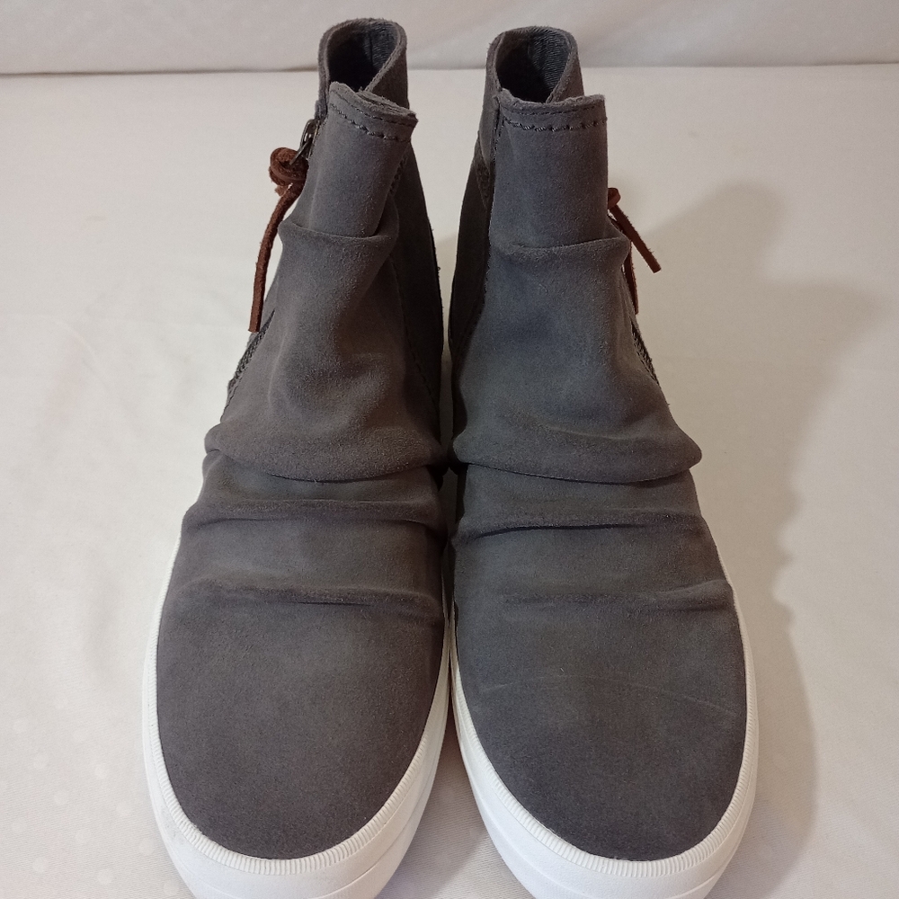 Sperry Crest Lug Zone Booties Gray Suede Size 10 M Women's - Picture 2 of 8